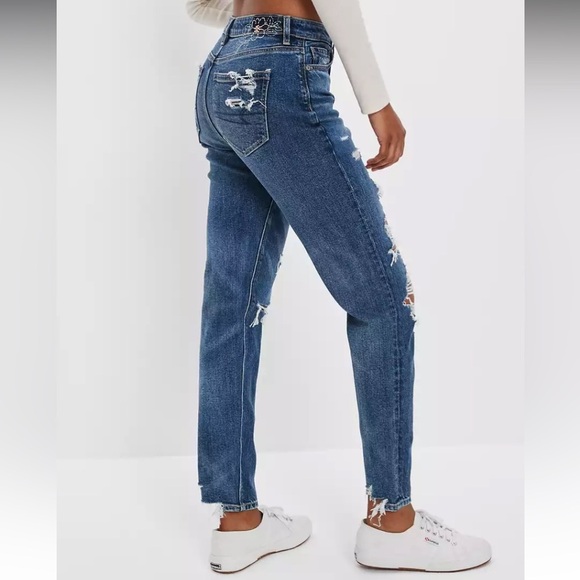 American Eagle Ripped Mom Jeans - Picture 5 of 8